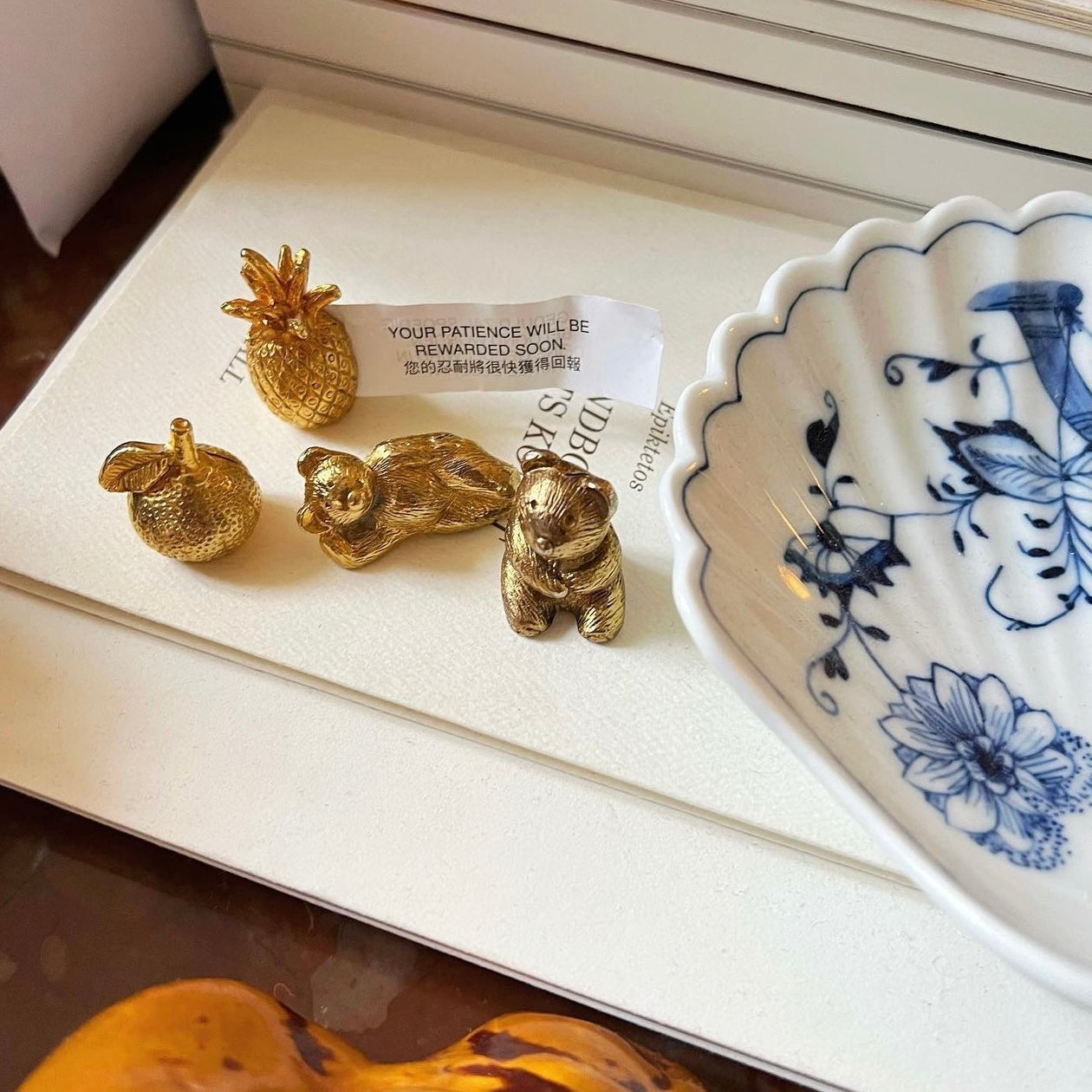 Table name holders