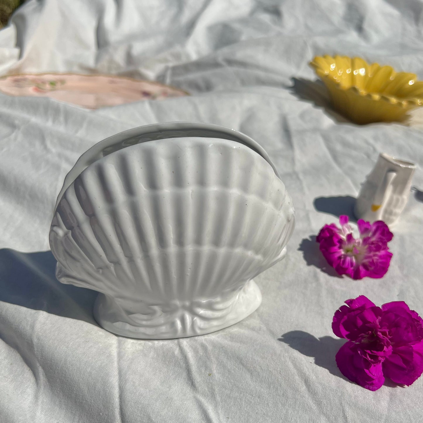 Shell napkin holder